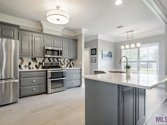 5th image of 862 N Brusly Oaks Dr