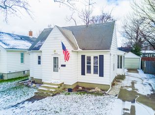 383 W 19th St, Holland, MI 49423
