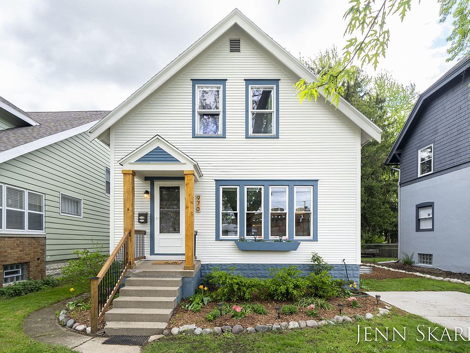 1st image of 970 Lincoln Ave NW
