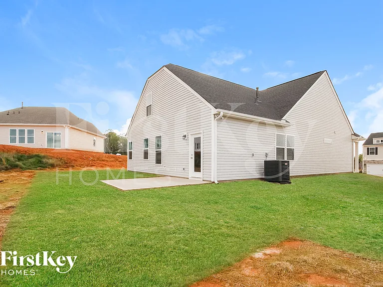 423 Stonefence Dr — Photo 15