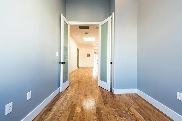 Rented by Nooklyn NYC LLC | media 42