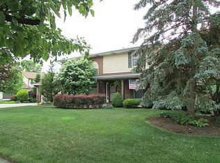 3015 Linmuth Dr W, Springfield, OH 45503