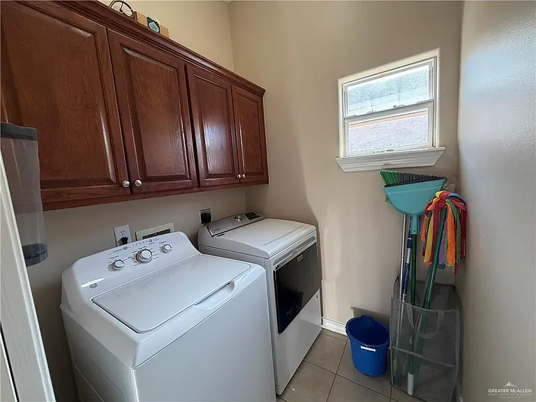 3401 Palace St — Photo 12
