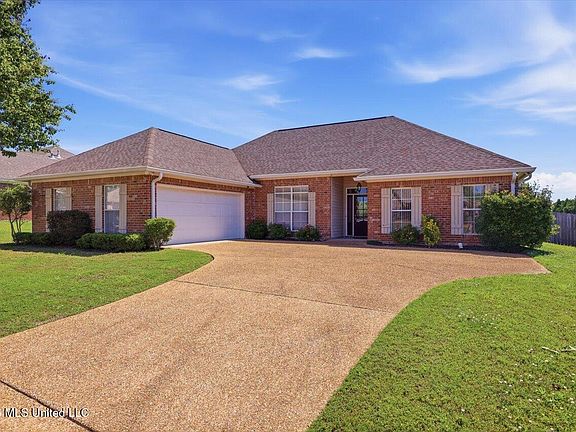 2nd image of 210 Crescent Ridge Dr