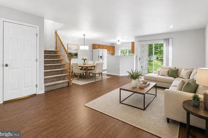4 bed, 1578 sqft, $2,975 — Photo 3