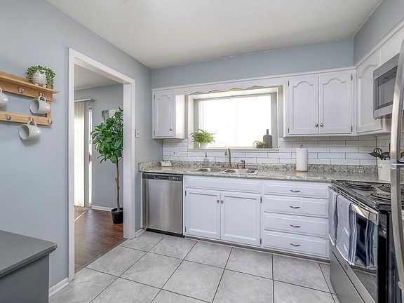 3rd image of 5601 W 58th St #211
