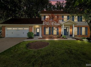 15495 Long Castle Forest Ct, Chesterfield, MO 63017