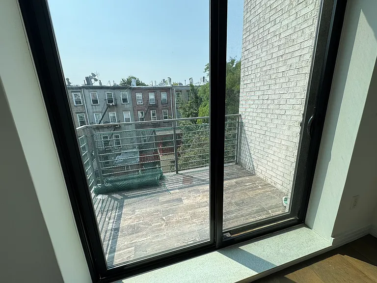 56 Vernon Ave #4 — Photo 7