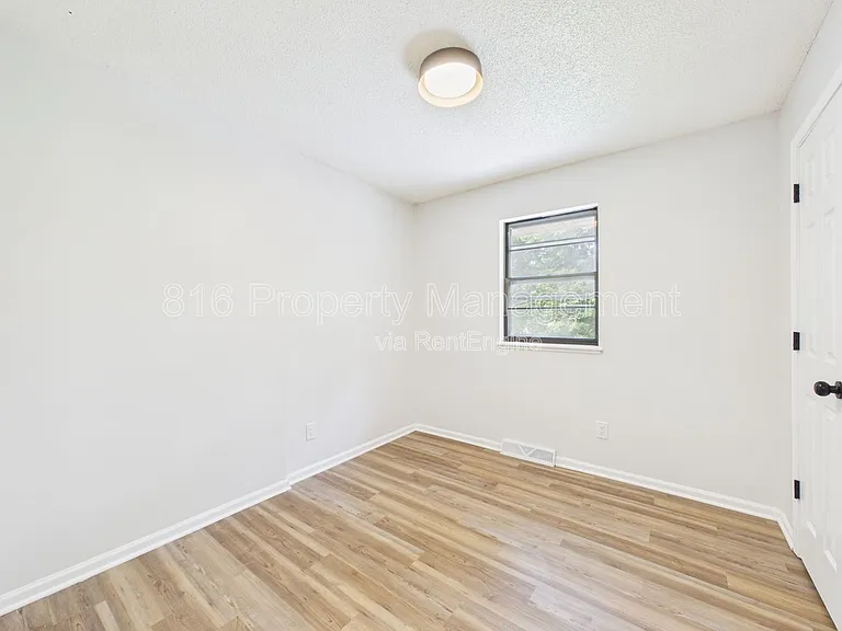 8622 E 108th Ter — Photo 10