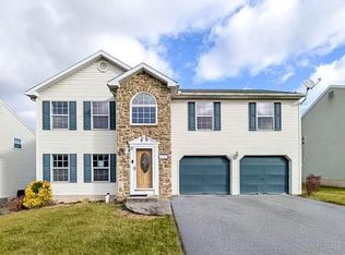5008 Foxdale Dr, Whitehall, PA 18052