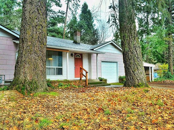 2nd image of 335 Whispering Pines Ln