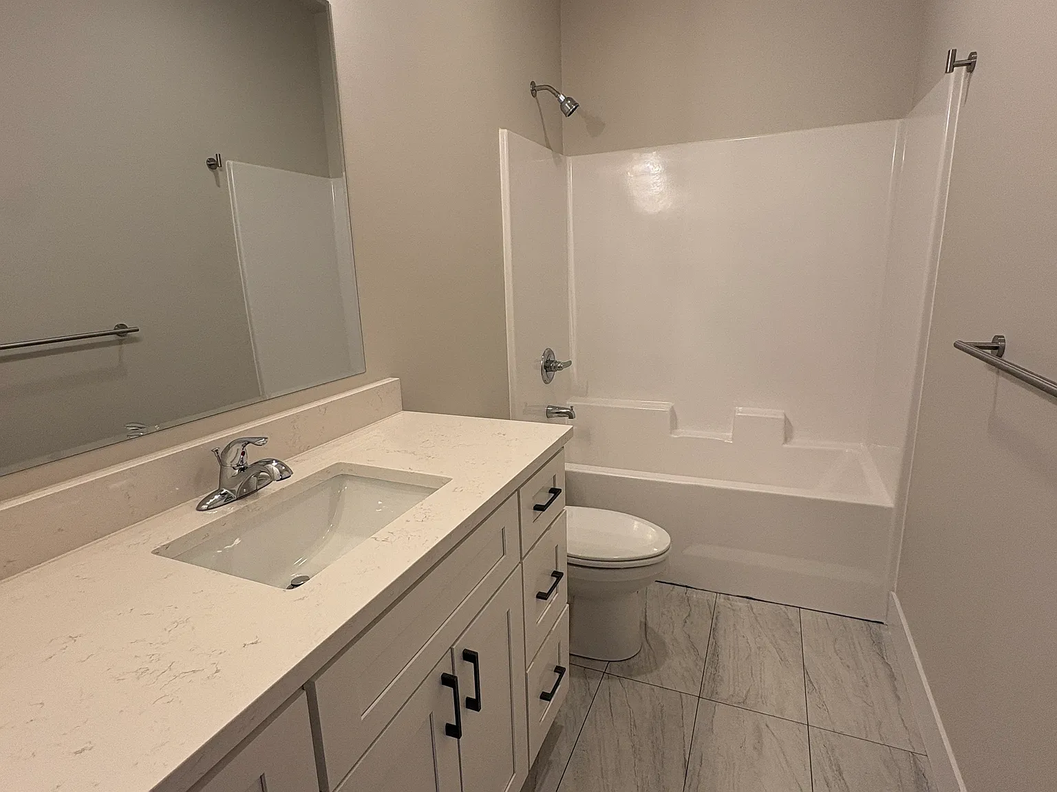3 bed, 2.5 bath, 1750 sqft, $2,600 — Photo 4