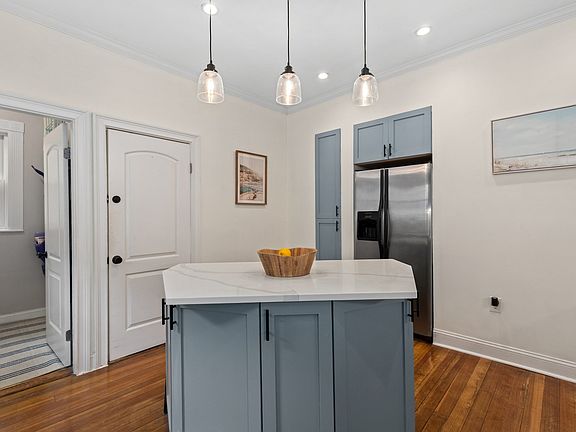 3rd image of 285 Minot St #2