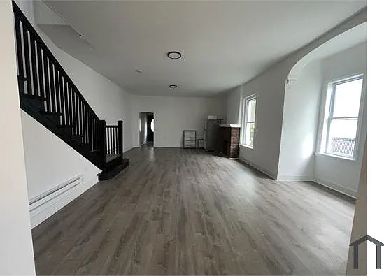 5 bed, $2,450 — Photo 3
