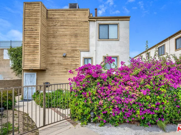 14715 Saticoy St Unit 17, Van Nuys, CA 91405