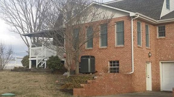 2nd image of 123 W Lake Dr