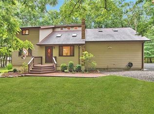 216 Briarwood Dr, Effort, PA 18330