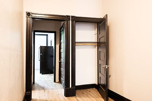 4th image of 2127 Russell Blvd #2F