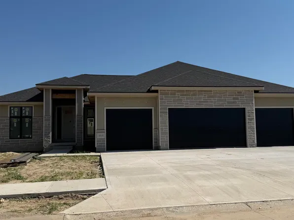 5819 N 214th Avenue Cir, Elkhorn, NE 68022
