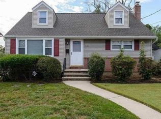1282 Warwick St, Uniondale, NY 11553
