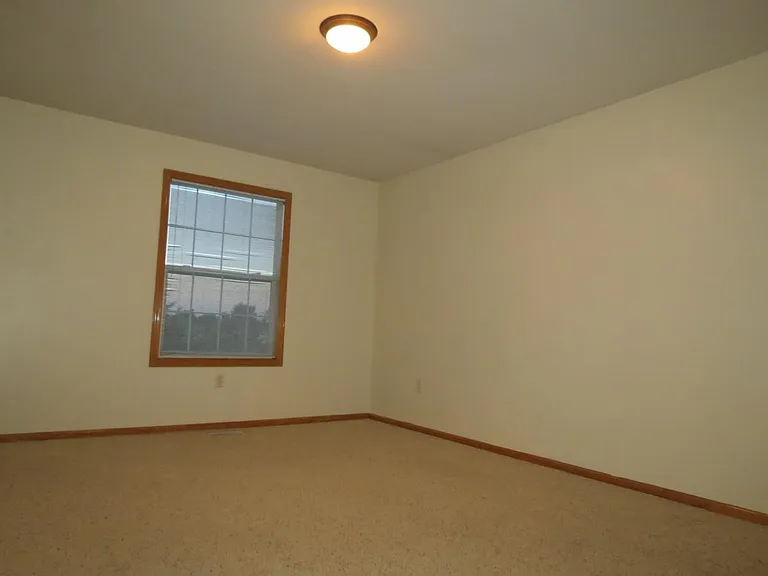 3805 NE Gardenia Ln — Photo 7