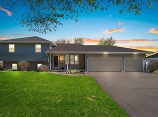 W7038 Bluebluff Way, Greenville, WI 54942