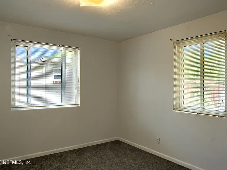 1370 Labelle St — Photo 19
