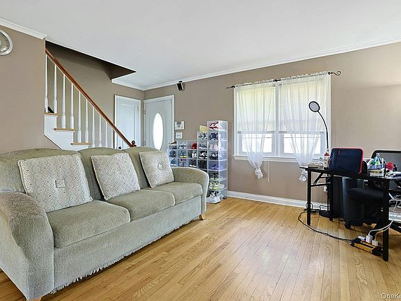 5th image of 43 John Alden Road