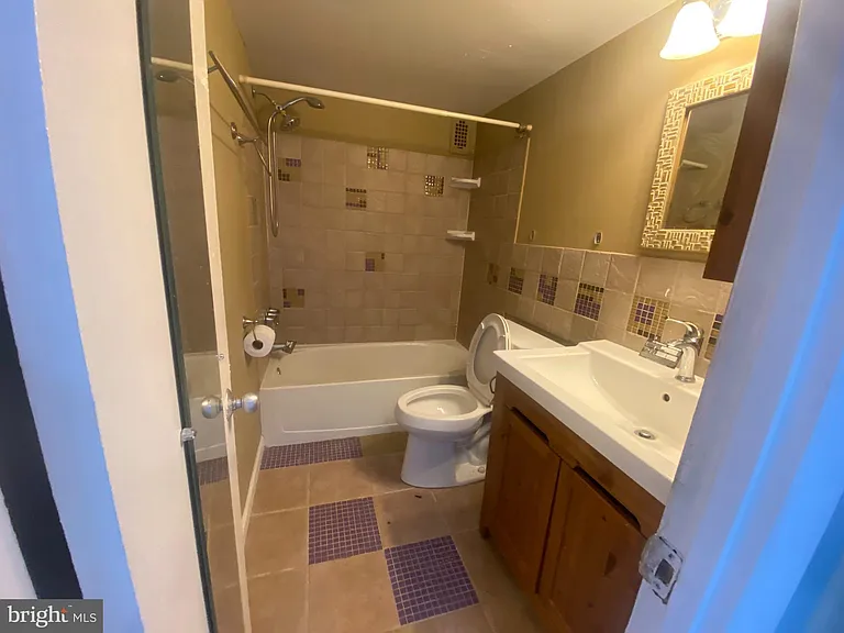 4410 Oglethorpe St #416 — Photo 12