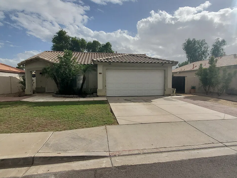 7383 W San Miguel Ave