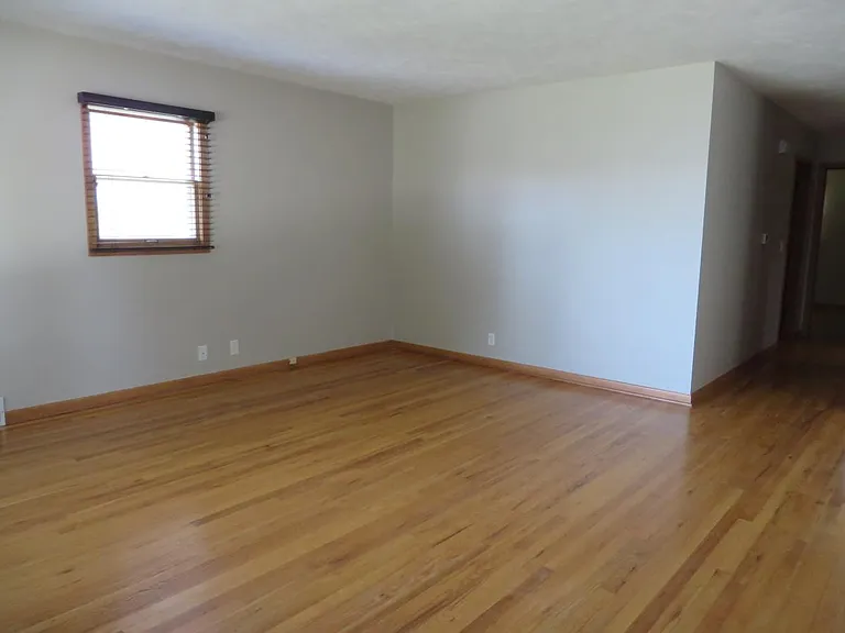3202 Calhoun St — Photo 24