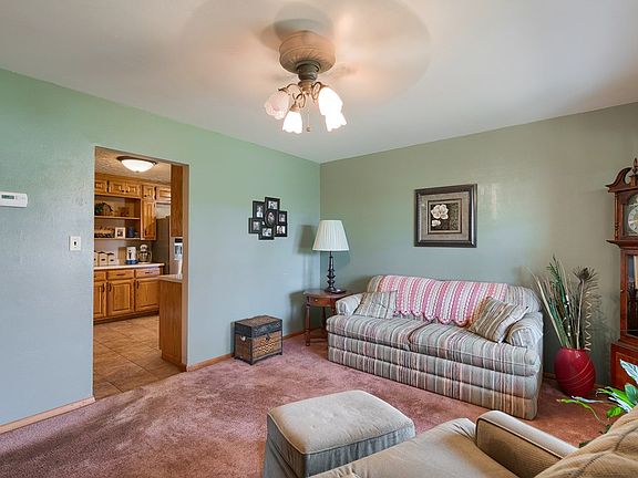 3rd image of 342 Holmes Dr