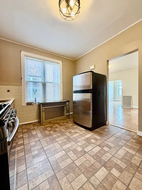Building Photo - 1130 Belmont Ave #3