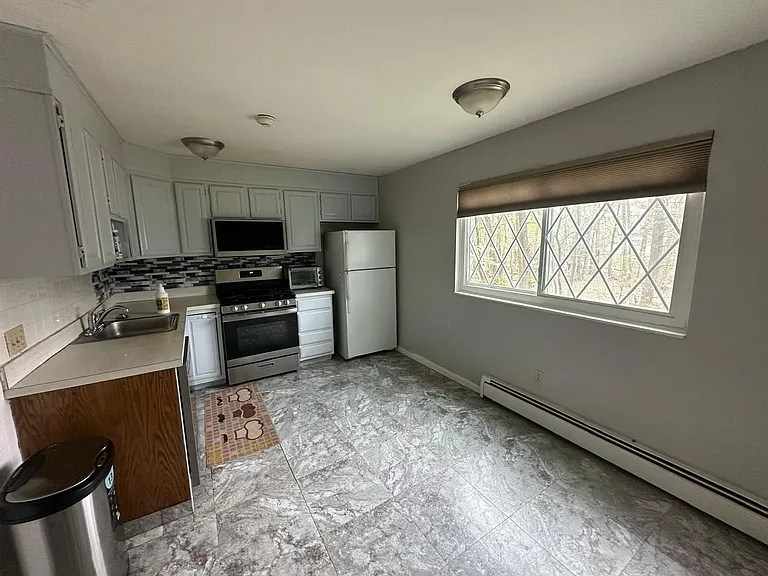 48 Fernview Ave #9 — Photo 15