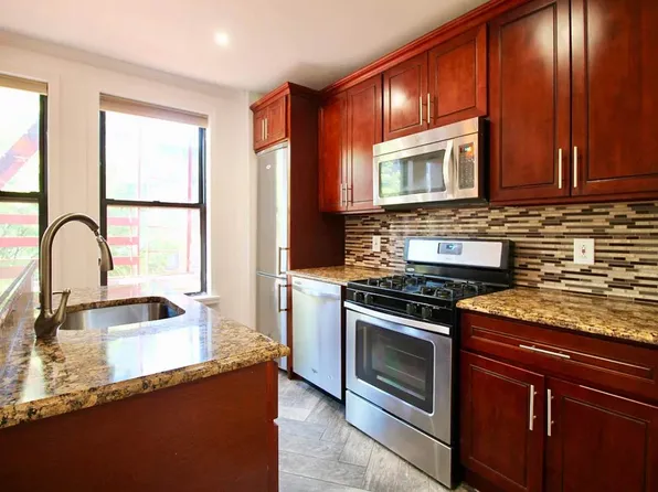 118 Quincy Street image 2 of 8