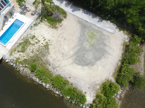 1300 E 63rd St, Marathon, FL 33050