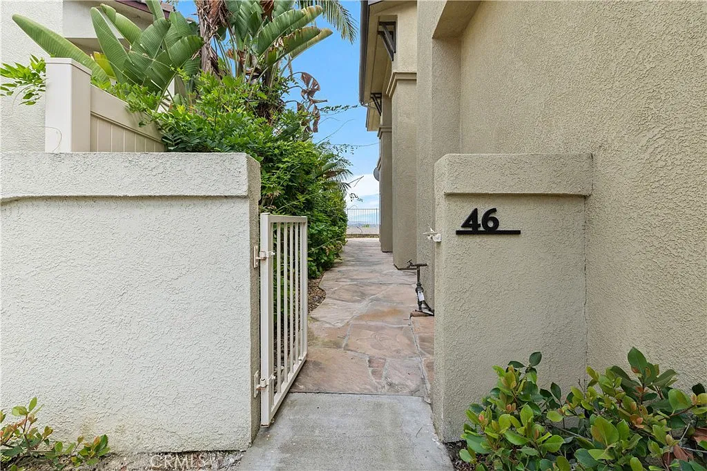 3 bed, 2.5 bath, 1506 sqft, $4,200 — Photo 2