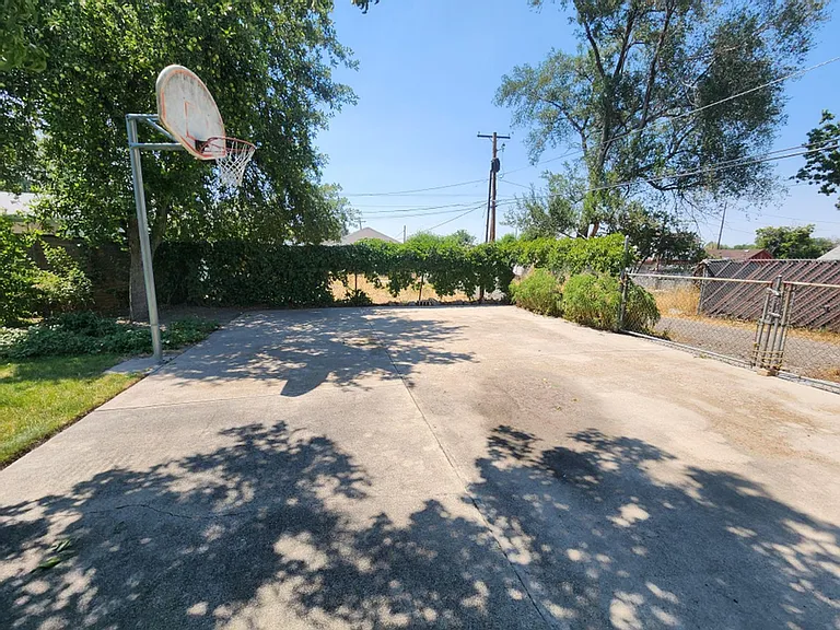 1306 W Gillespie Ave — Photo 15