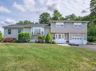 28 Piermont Ter, Wayne, NJ 07470