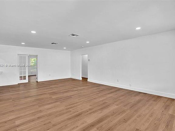 4th image of 725 82nd St #725