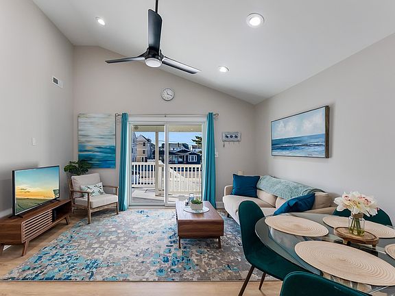 4th image of 347 E 21st Ave #201