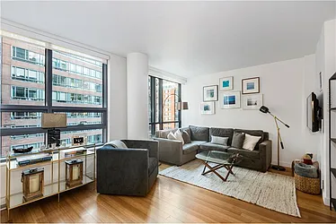 Rented by R New York