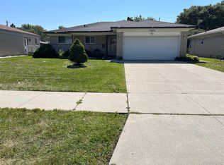 13074 Roxbury Dr, Sterling Heights, MI