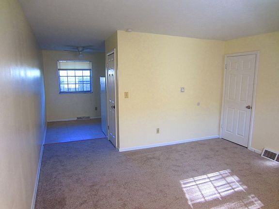 3rd image of 5589 Ironwood Ct