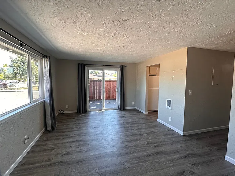 520 & 522 38th Place — Photo 7