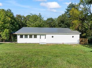16 Apple Orchard Dr, Berkeley Springs, WV 25411