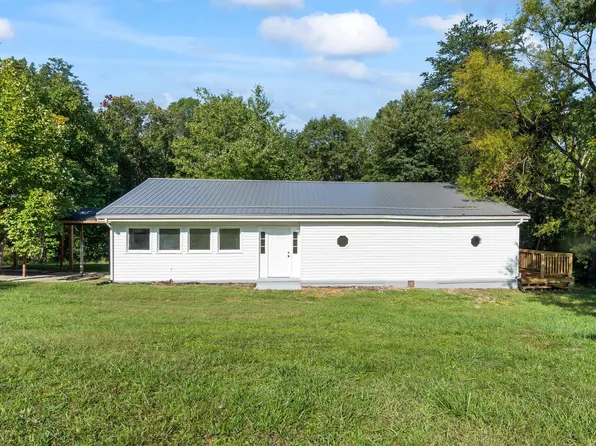 16 Apple Orchard Dr, Berkeley Springs, WV 25411