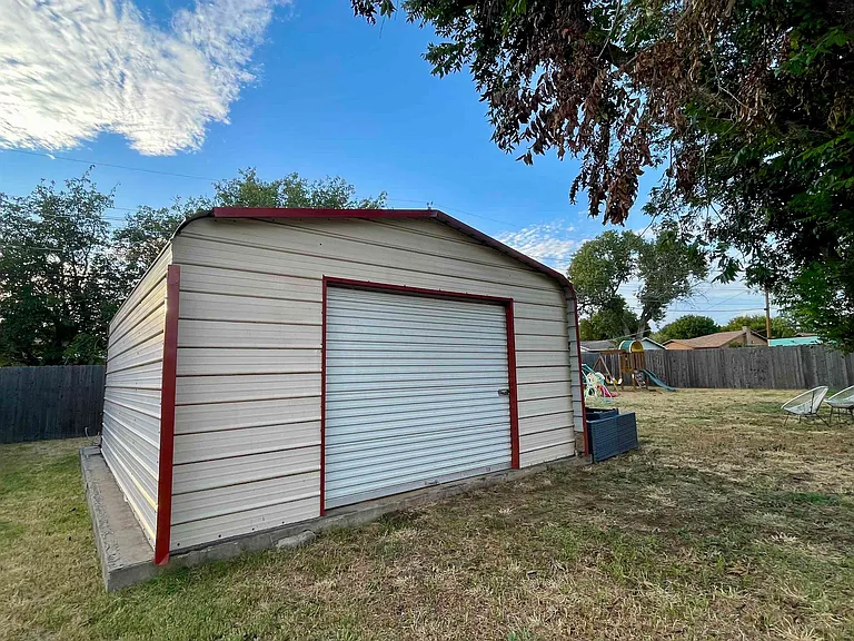 4608 Priscilla Ln — Photo 24