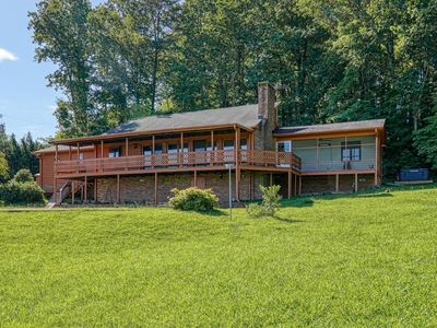 202 Little Mountain Dr, Inman, SC, 29349