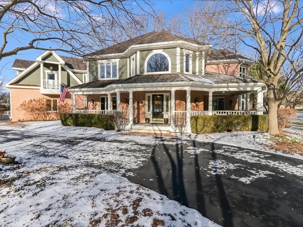 27022 W Coventry Ct, Lake Barrington, IL 60010